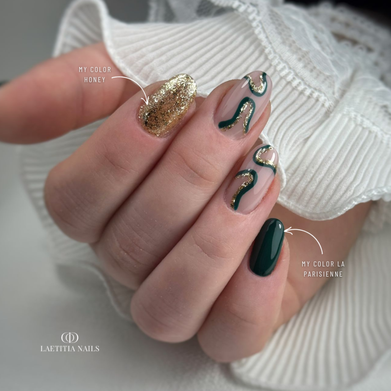 Pose en amandes avec le My Color Honey, or pailleté flakes