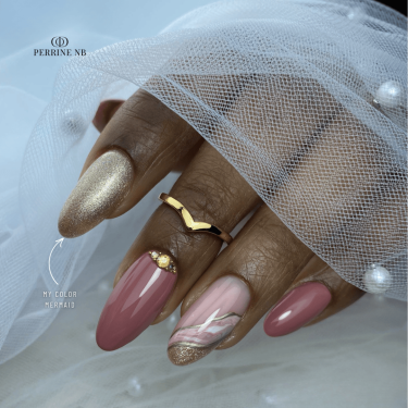 Pose en amandes avec le My Color Mermaid, doré diamanté