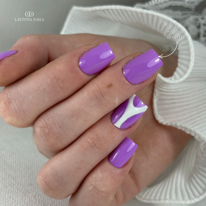 Pose carrée avec le My Color Mermaid, violet rose