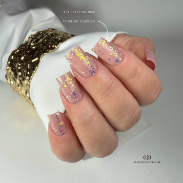 Pose d'ongles carrée avec le My Color Sparkles, transparent pailleté irisé aurora
