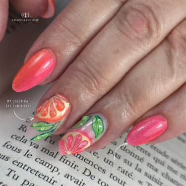 Pose d'ongles en amandes avec le My Color Cat Eye Sorbet