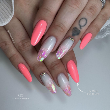 Pose en amande avec le My Color Live Is Life