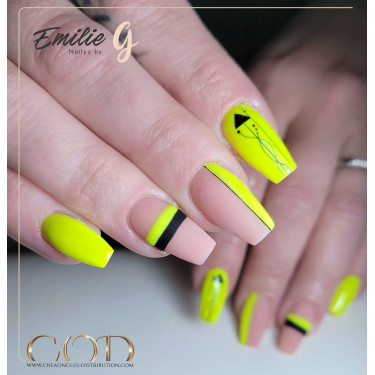 Nail art sur square avec la finition Supreme Gloss Matt 