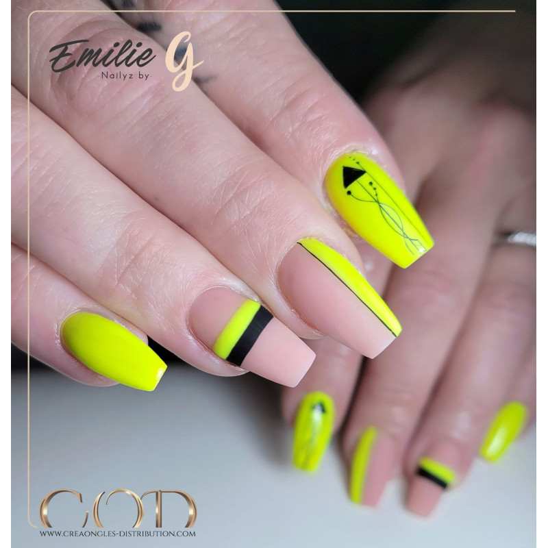 Nail art sur square avec la finition Supreme Gloss Matt 