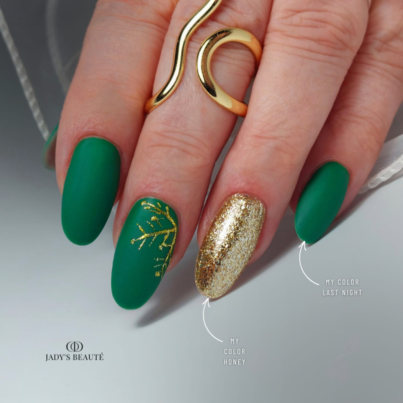 Pose en amande avec le My Color Last Night