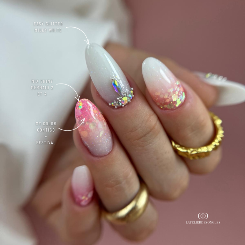 Pose en amande avec les paillettes Mix Shiny Mermaid 2 et 4