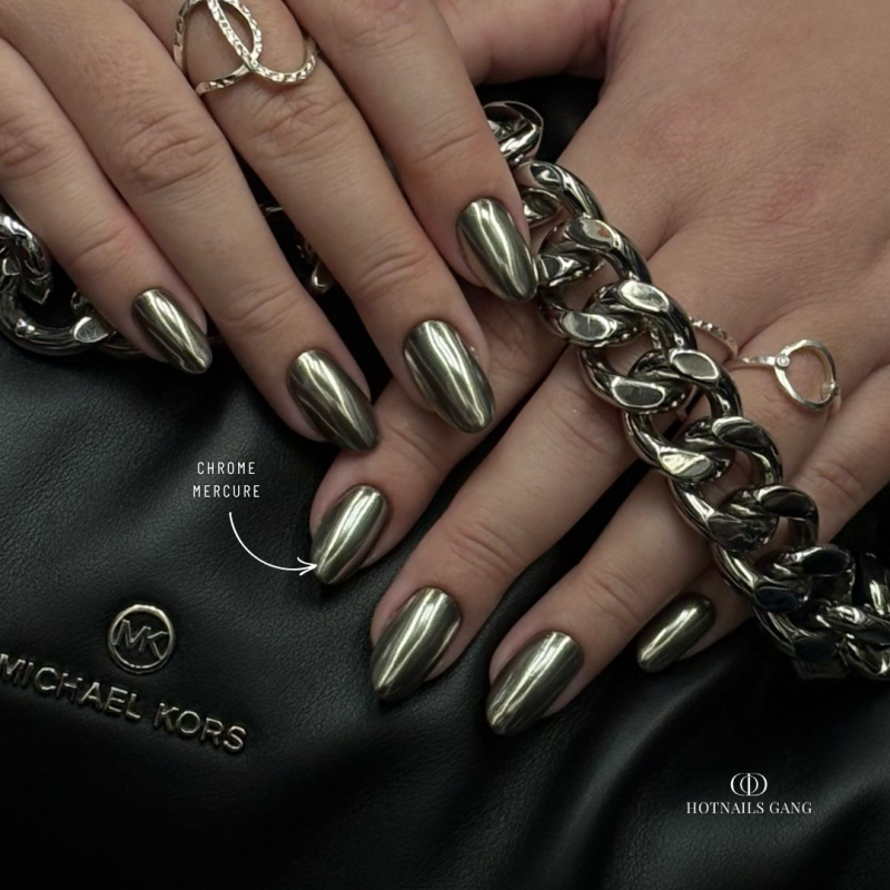 Pose en amande avec le Chrome Mercure