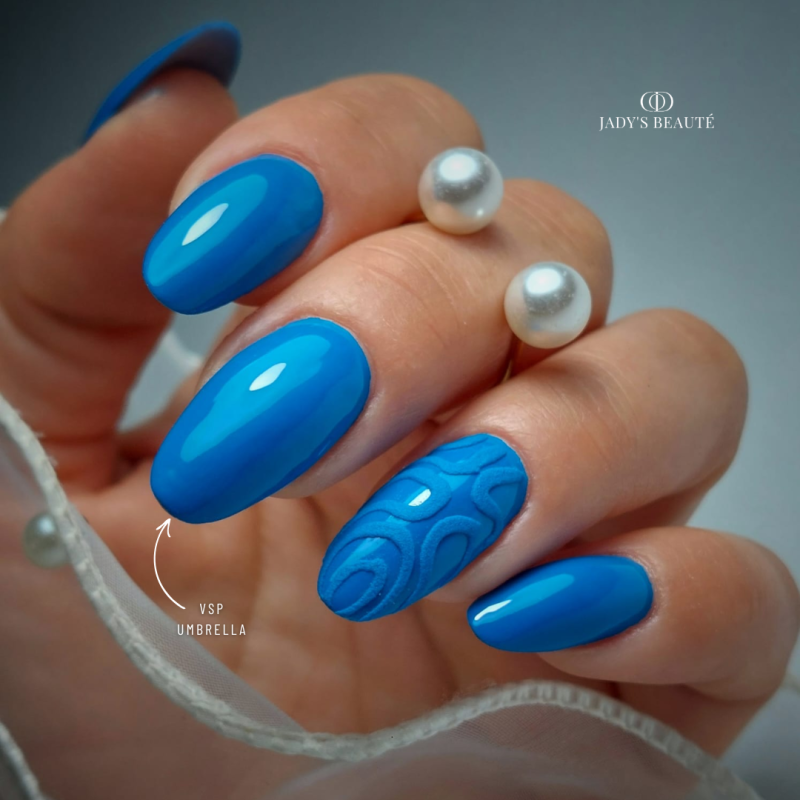 Pose en amande avec le VSP Umbrella bleu canard