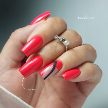 Pose carrée avec le VSP Kiss rose framboise