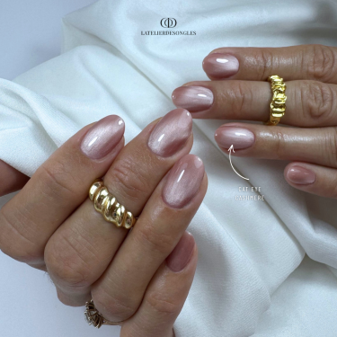 pose cat eye soie nude
