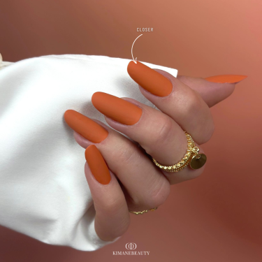 ongles en gel amande teracotta