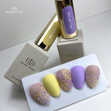 nail art jaune et parme