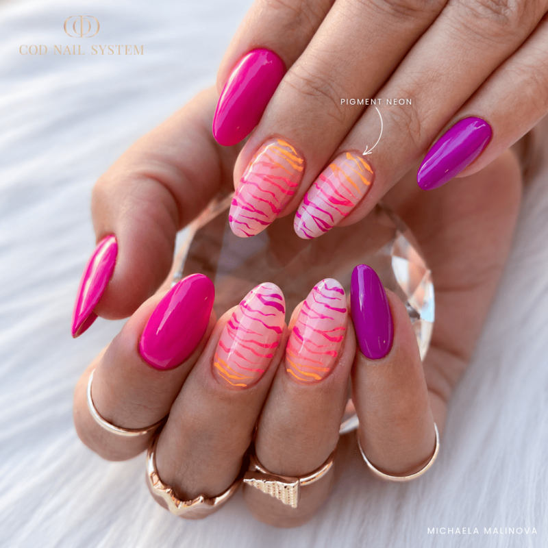 idée pose ongle avec nail art pigment néon