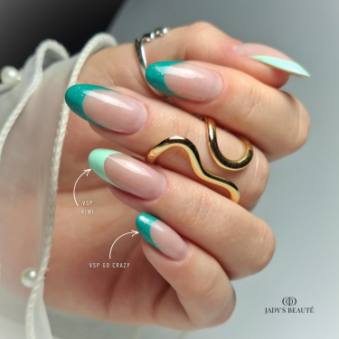 Pose en amandes avec le vernis semi permanent Kiwi vert pastel