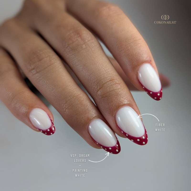 Pose en amandes avec le vernis semi permanent Dream Lovers rouge cerise