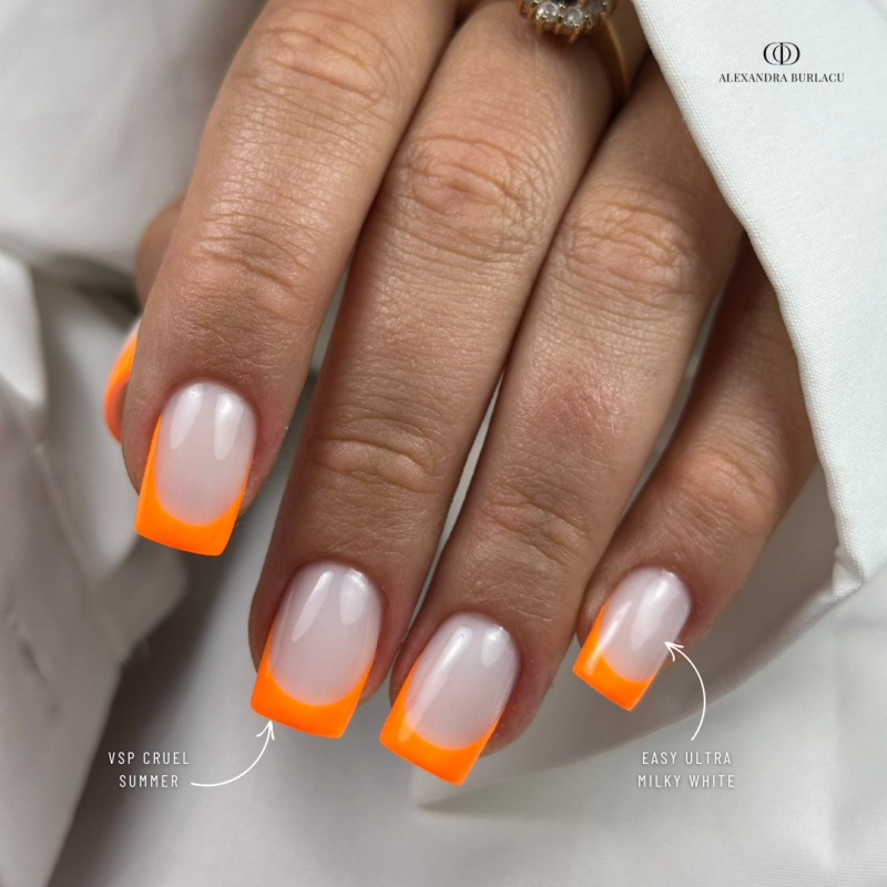 Pose carrée avec le vernis semi permanent Cruel Summer orange néon