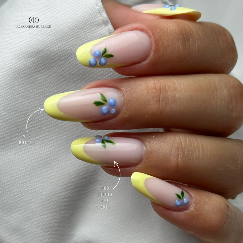 Pose d'ongles en amandes avec le VSP Butter, jaune pastel