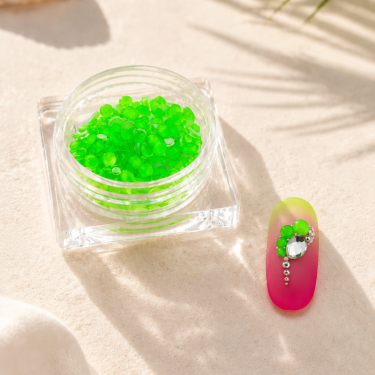 Strass Néon Green sur capsules