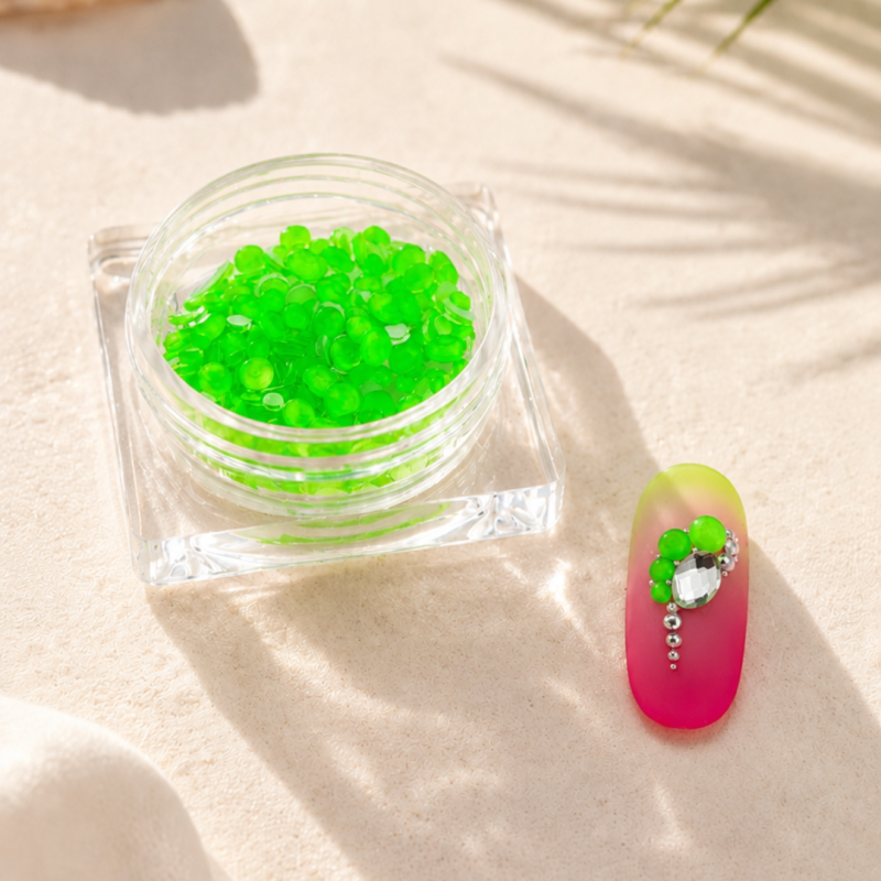 Strass Néon Green sur capsules