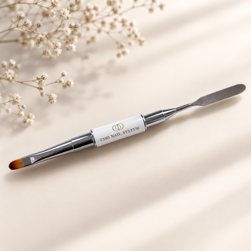pinceau double pour l'acrygel , coté pinceau et coté spatule