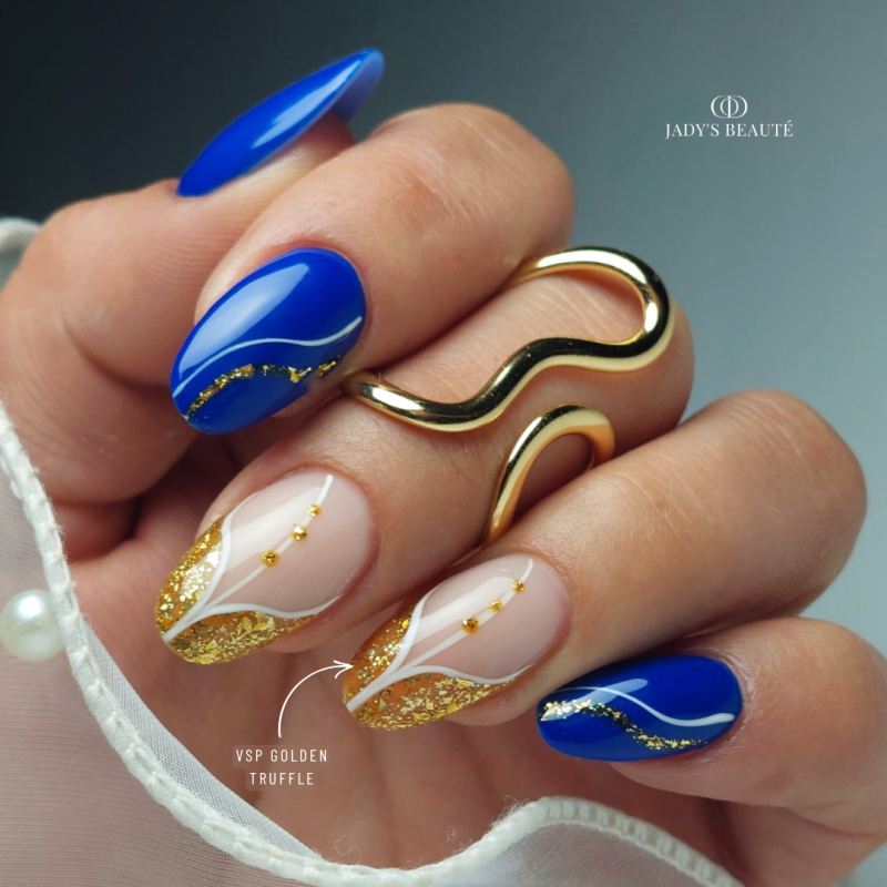 Pose amande avec le vernis semi permanent Golden Truffle