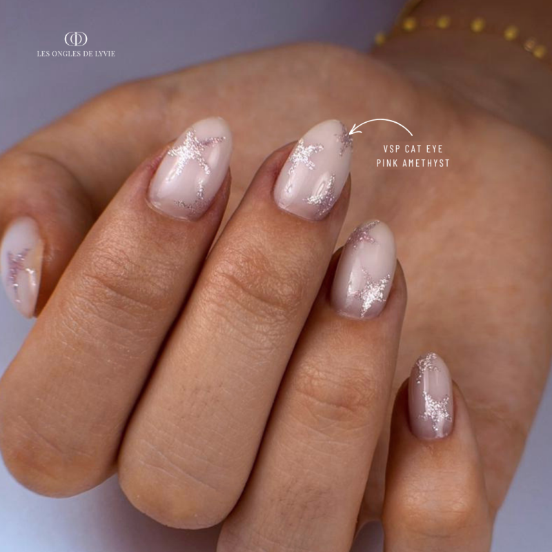 Pose avec nail art avec le VSP Cat  Eye Pink Amethyst rose réflective