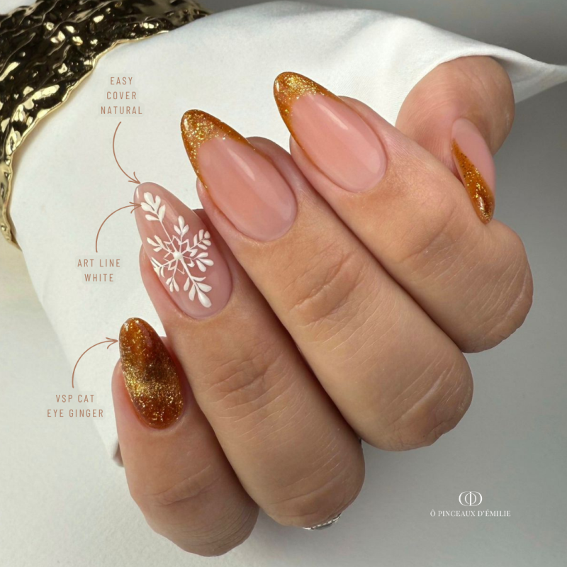 Pose d'ongles en amandes avec le vernis semi permanent Cat Eye Ginger, doré orange cuivré