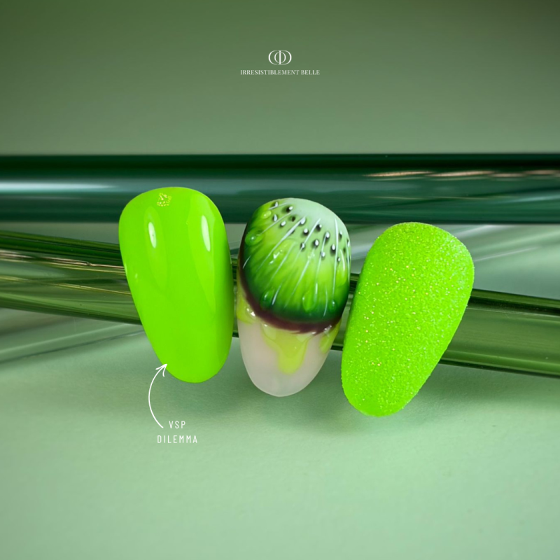 Capsules d'ongles nail art avec le vernis semi permanent Dilemma vert néon clair