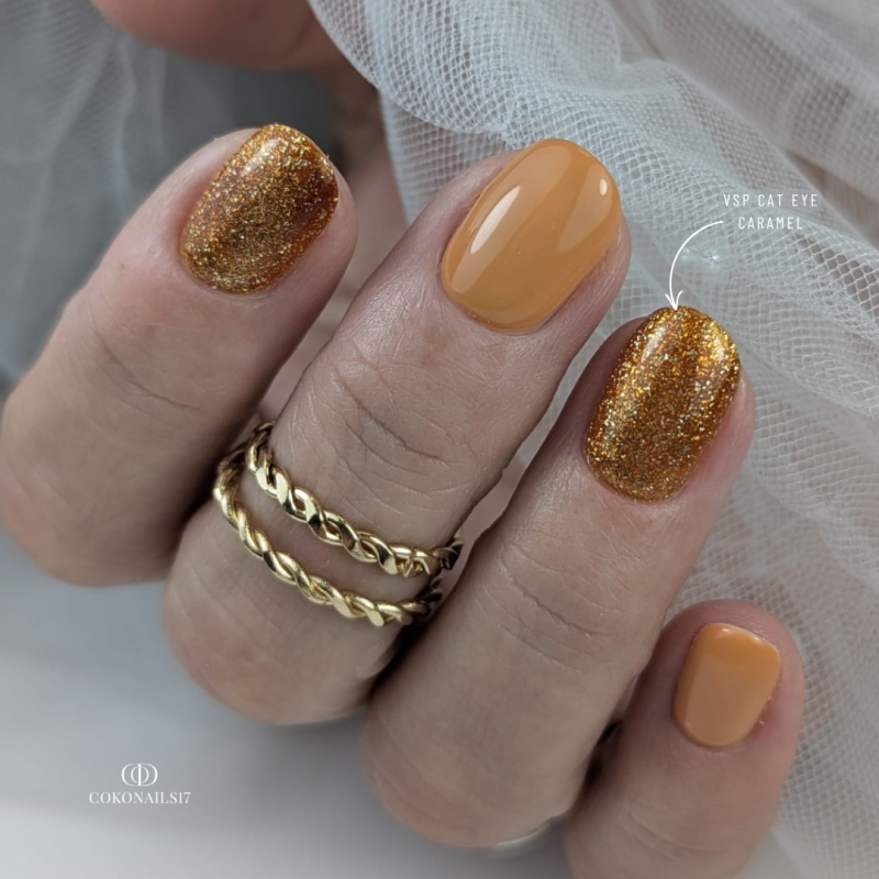 Pose ovale avec le vernis semi permanent Cat Eye Caramel, marron caramel cuivré