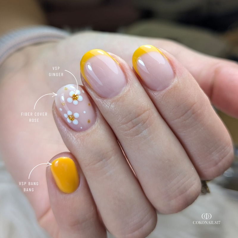 Pose d'ongles en gainage avec le vernis semi permanent Bang Bang, jaune moutarde