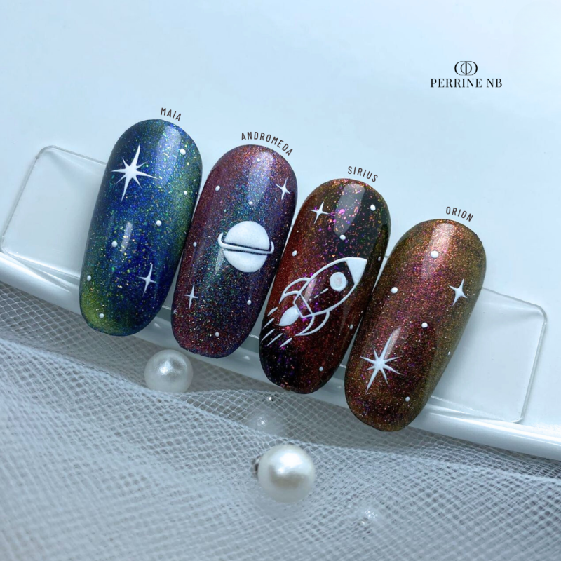 Capsules d'ongles avec le vernis semi permanent Orion, doré cuivré rosé