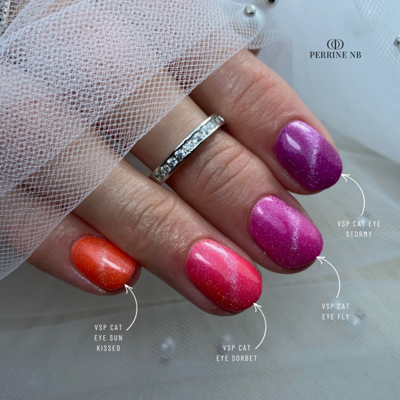 Pose d'ongles ovales avec le vernis semi permanent Cat Eye Stormy, violet lavande foncé