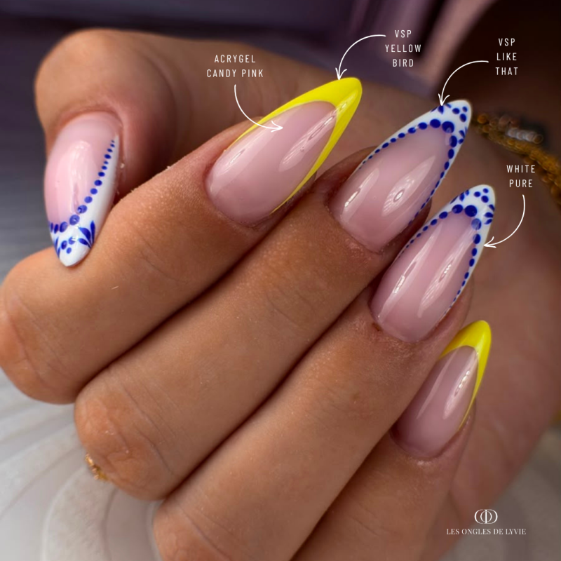 Pose en amandes avec le vernis semi permanent Yellow Bird jaune pastel néon