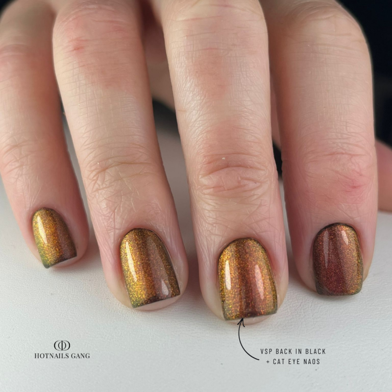 Pose carrée avec le vernis semi permanent Cat Eye Naos, caméléon 9D