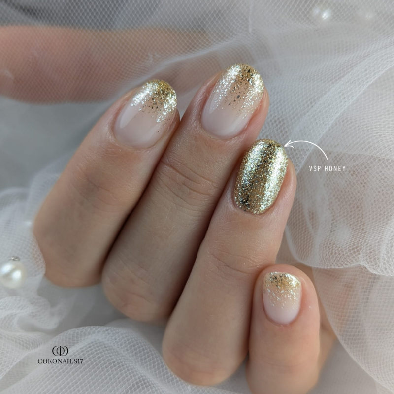 Pose ovale avec le My Color Honey, or pailleté flakes