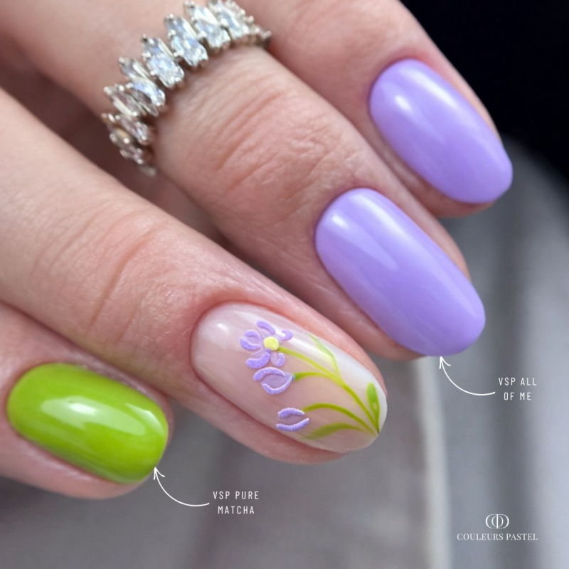 Pose d'ongles en amandes avec le vernis semi permanent Pure Matcha, vert matcha intense