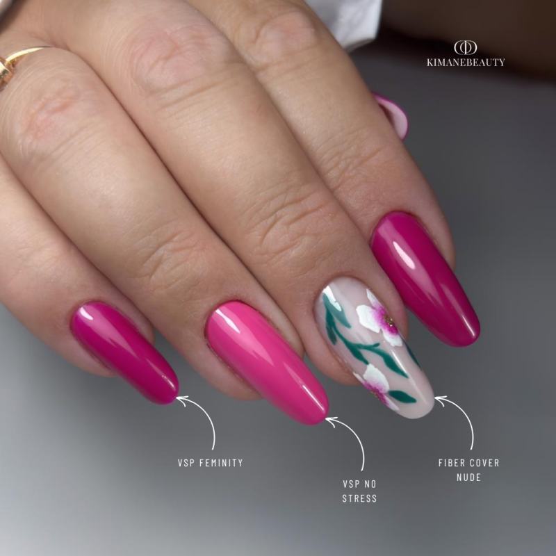 Pose d'ongles en amandes avec le vernis semi permanent No Stress, rose néon