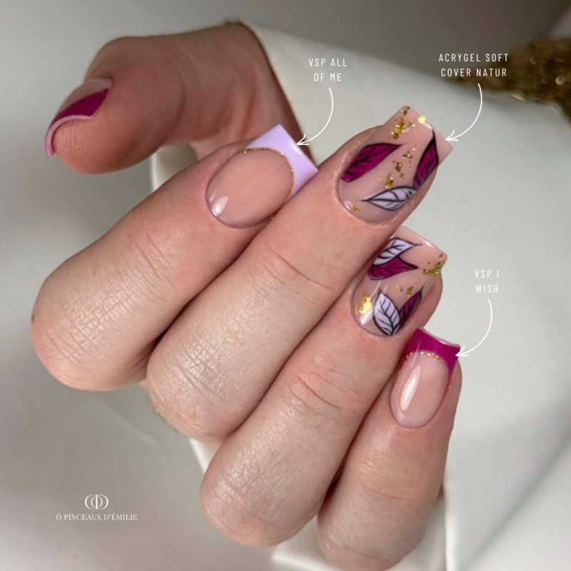 Pose carrée avec le vernis semi permanent I Wish, fuchsia