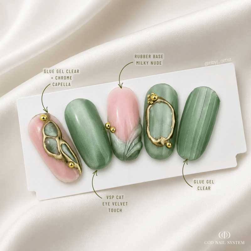 Caspules d'ongles avec le vernis semi permanent Cat Eye Velvet Touch, vert pastel soie