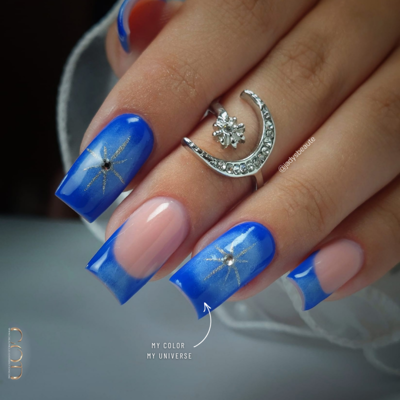Pose d'ongle carré long et nail art avec le vsp My Universe