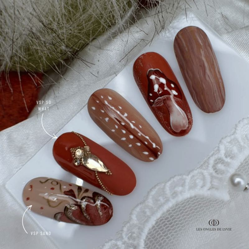 Caspules d'ongles nail art avec le vernis semi permanent Sand, nude beige