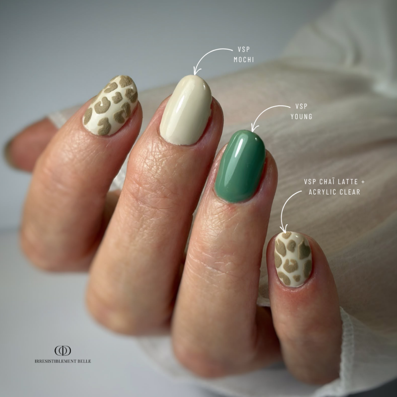 Pose d'ongles ovale avec le vernis semi permanent Mochi, nude crème beige gris