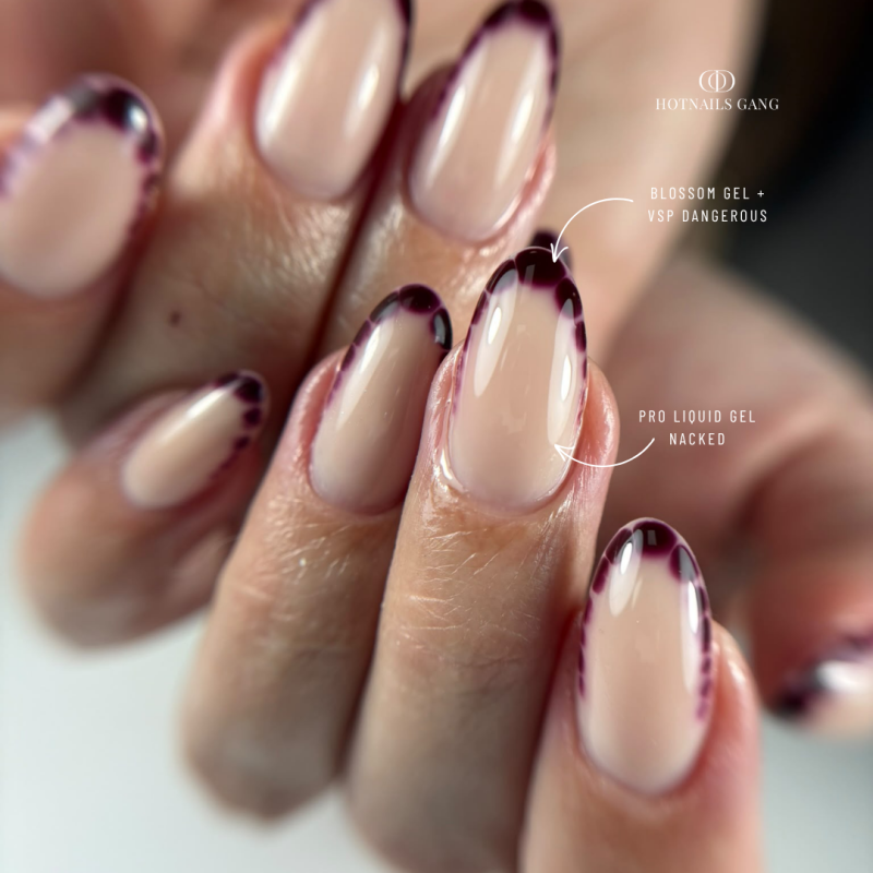 Pose d'ongles en amandes avec le vernis semi permanent Dangerous, bordeaux cerise noire