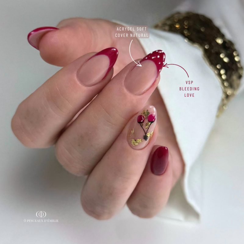 Pose d'ongles en amandes avec l'Acrygel Soft Cover Natural, beige rosé souple et stable