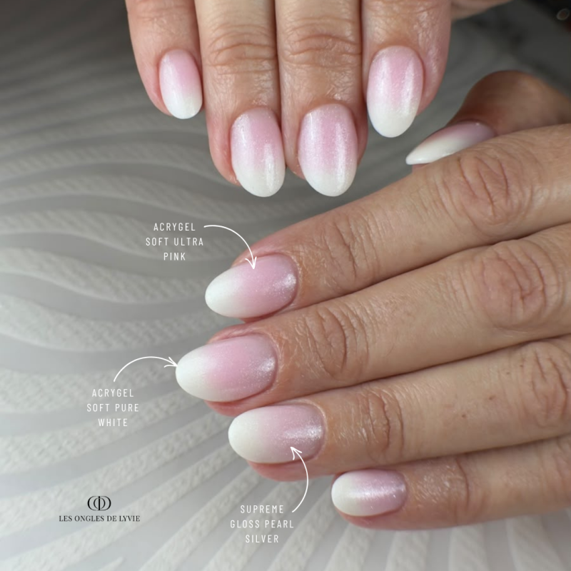 Pose d'ongles en amandes avec l'Acrygel Soft Pure White, blanc pur souple et stable