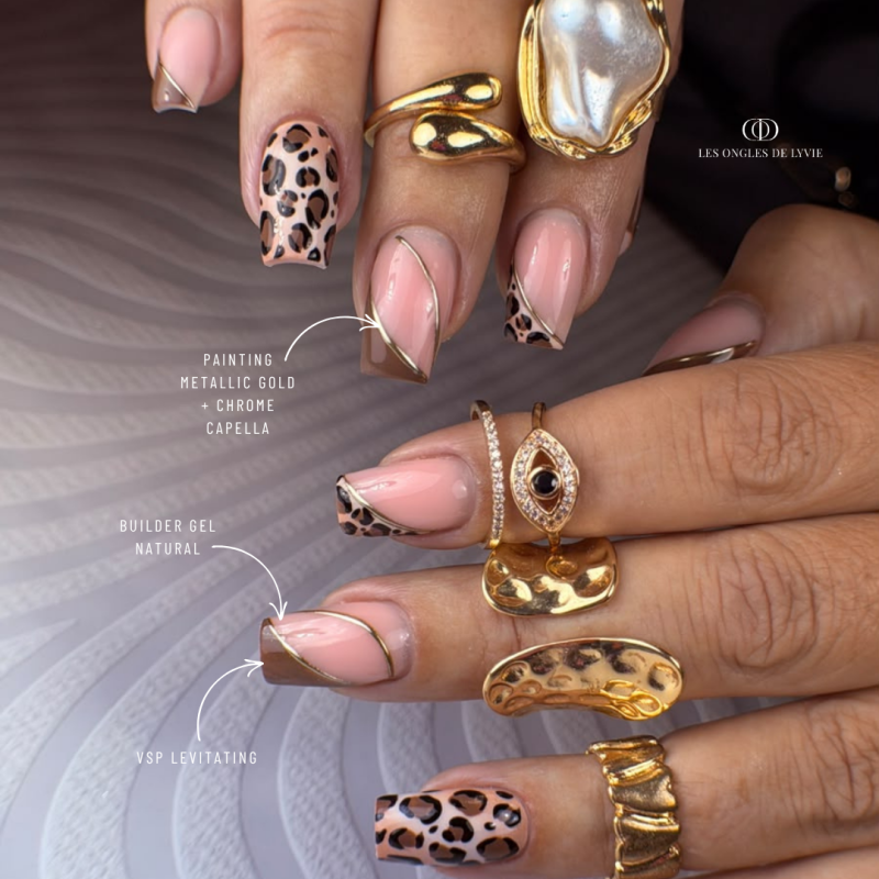 Pose d'ongles carrés avec le Builder Gel Natural, beige rosé natural semi égalisant