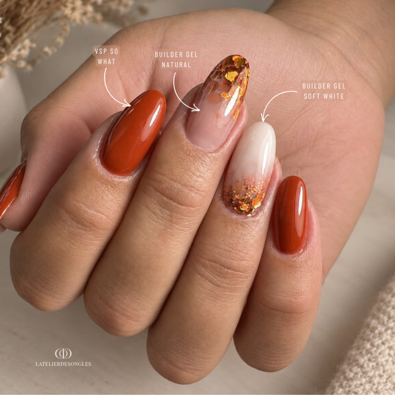 Pose d'ongles en amandes avec le Builder Gel Natural, beige rosé natural auto égalisant