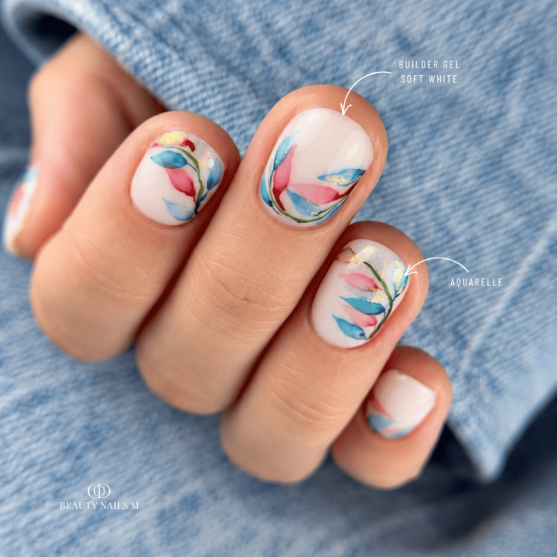 Pose d'ongles ovales avec le Builder Gel Soft White, blanc laiteux auto égalisant sans limage