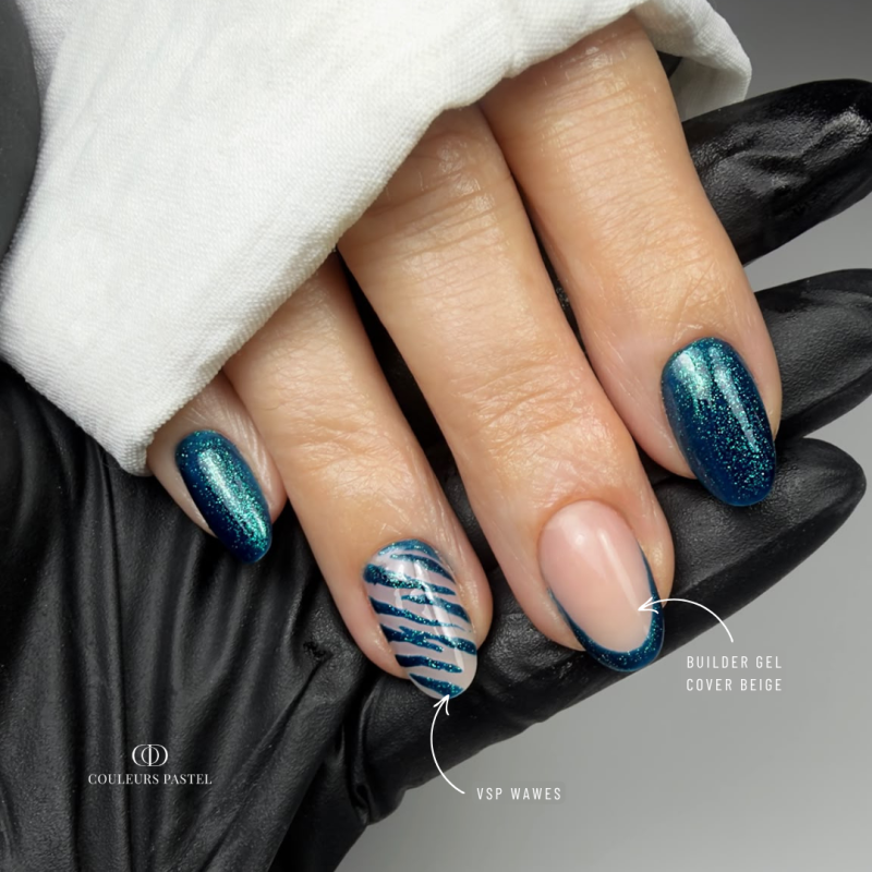 Pose d'ongles en amandes avec le Builder Gel Cover Beige, beige foncé couvrant semi égalisant
