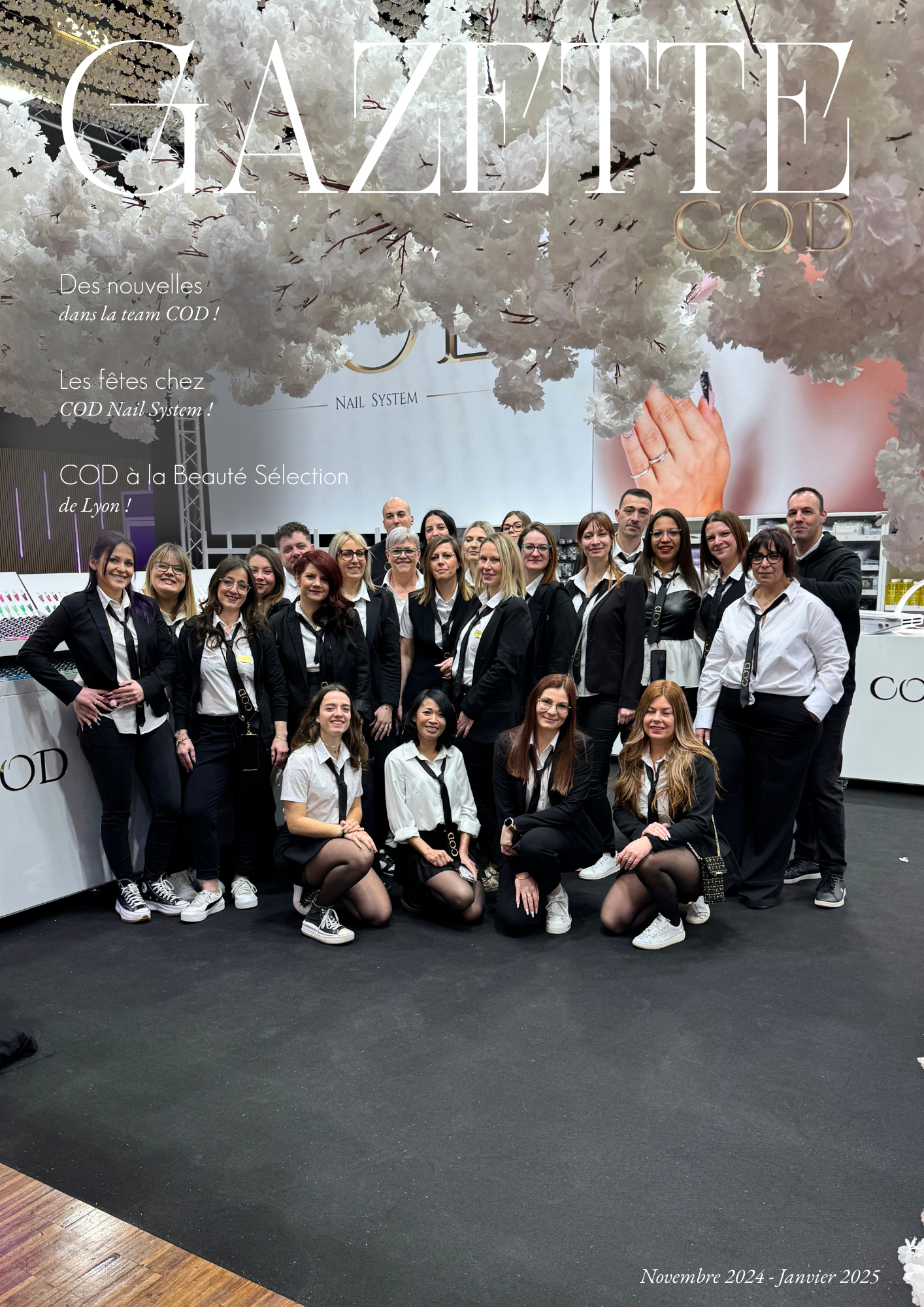 Page de garde de la gazette numéro 5 avec toute l'équipe au salon de Paris